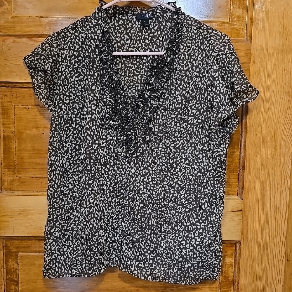 East 5th White and Brown Ruffled Flutter Sleeve Blouse PL